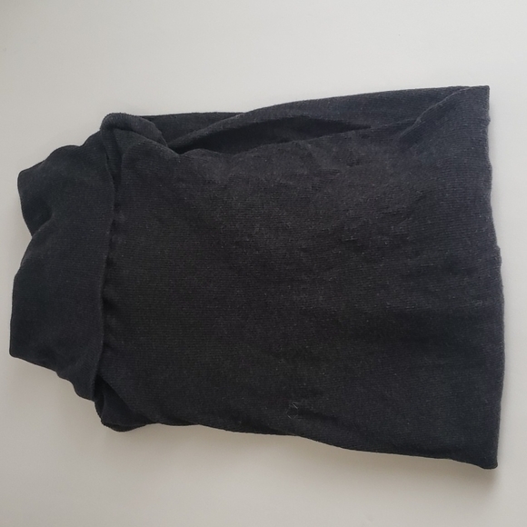 Aritzia Babaton Turtleneck - Picture 5 of 8